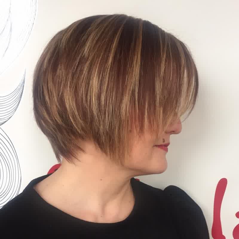 Corte de pelo en una peluquería en Lugo